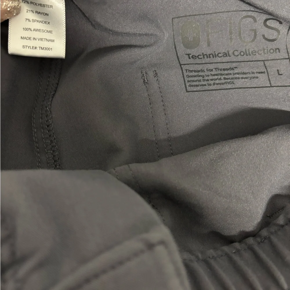 Figs men’s Cairo scrub pants size large